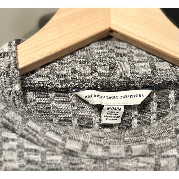 American Eagle Sleeveless Turtleneck - Picture 5 of 8